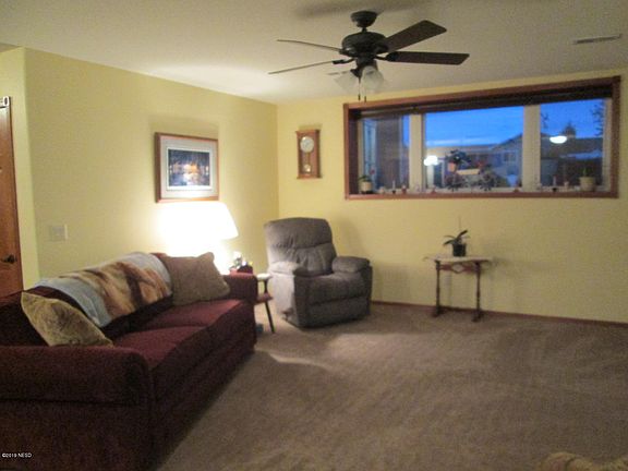 3rd image of 1001 Cherry Dr NE