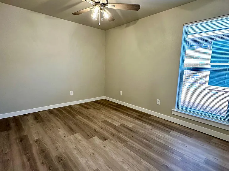 3210 Cottonwood Ave — Photo 10