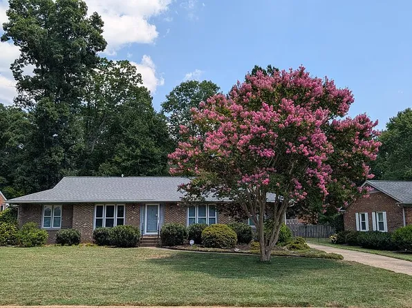 704 Westland Dr, Greensboro, NC 27410