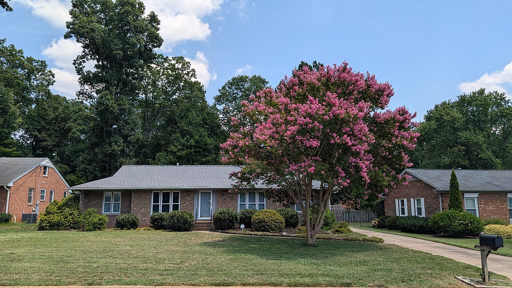 704 Westland Dr - Property Image