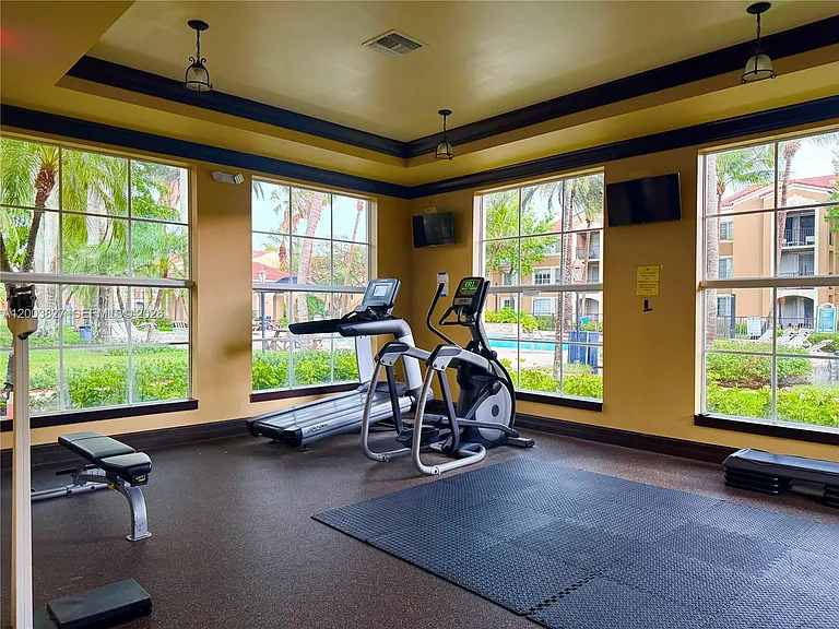 8060 N Nob Hill Rd #203 — Photo 41