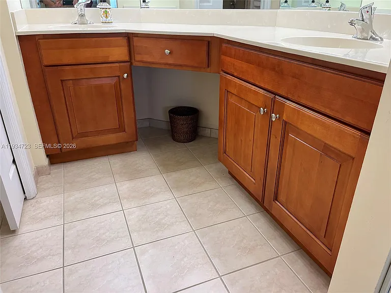 3500 Oaks Clubhouse Dr #308 — Photo 34