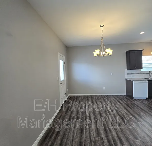 5937 N Millsboro St — Photo 7