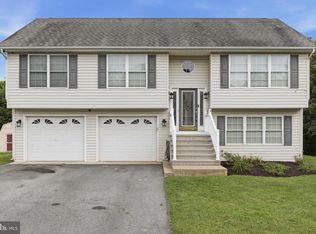 30 Gordon Dr, Hedgesville, WV 25427