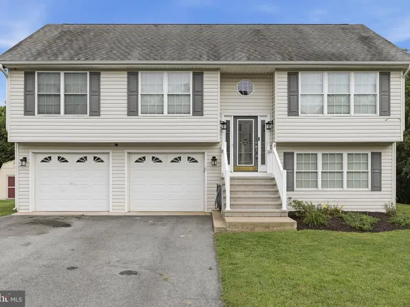 30 Gordon Dr, Hedgesville, WV 25427