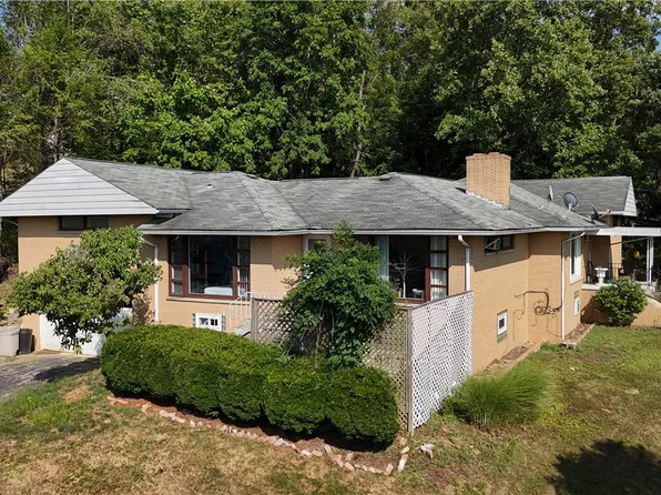 6301 Helen St, South Park, PA 15129