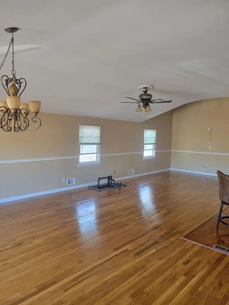 454 Jefferson Ave — Photo 3