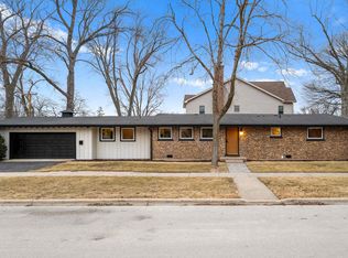 461 W Grantley Ave, Elmhurst, IL 60126