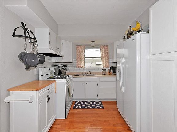 5th image of 315 Southwark Ln