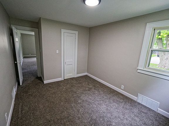 5th image of 714 N Green St