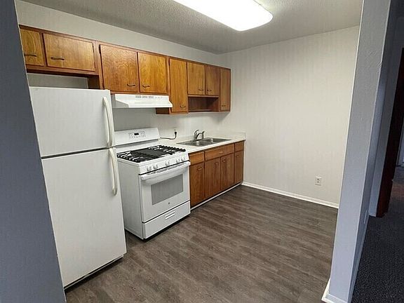 2nd image of 207 Van Nest St APT 3