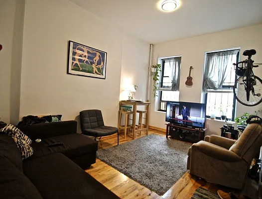 Rented by Compass | media 30