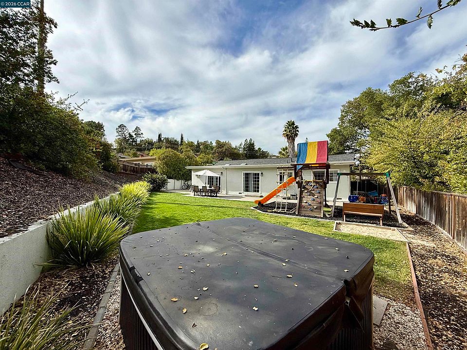 2nd image of 555 Vili Way