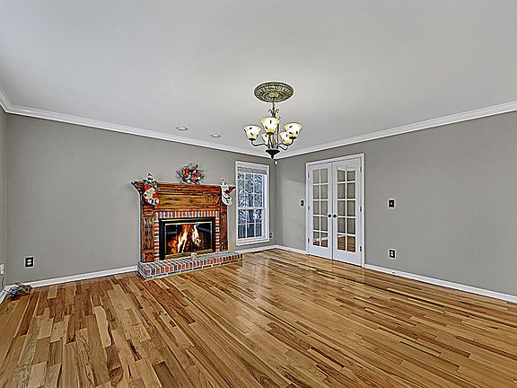 4th image of 5507 Fair Oaks Ln