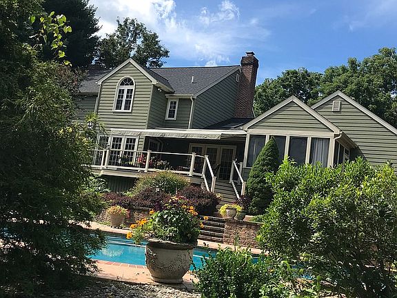 3rd image of 1696 Waterglen Dr