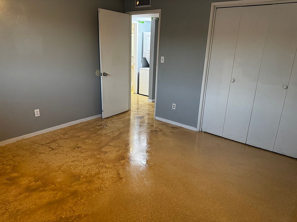 1st image of 3247 E Monte Vista Dr #3247