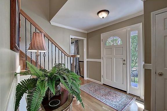 3rd image of 3715 Meadow Green Dr