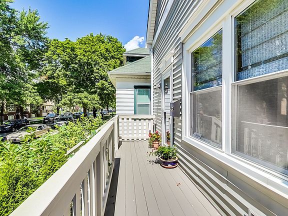4th image of 4731 N Karlov Ave