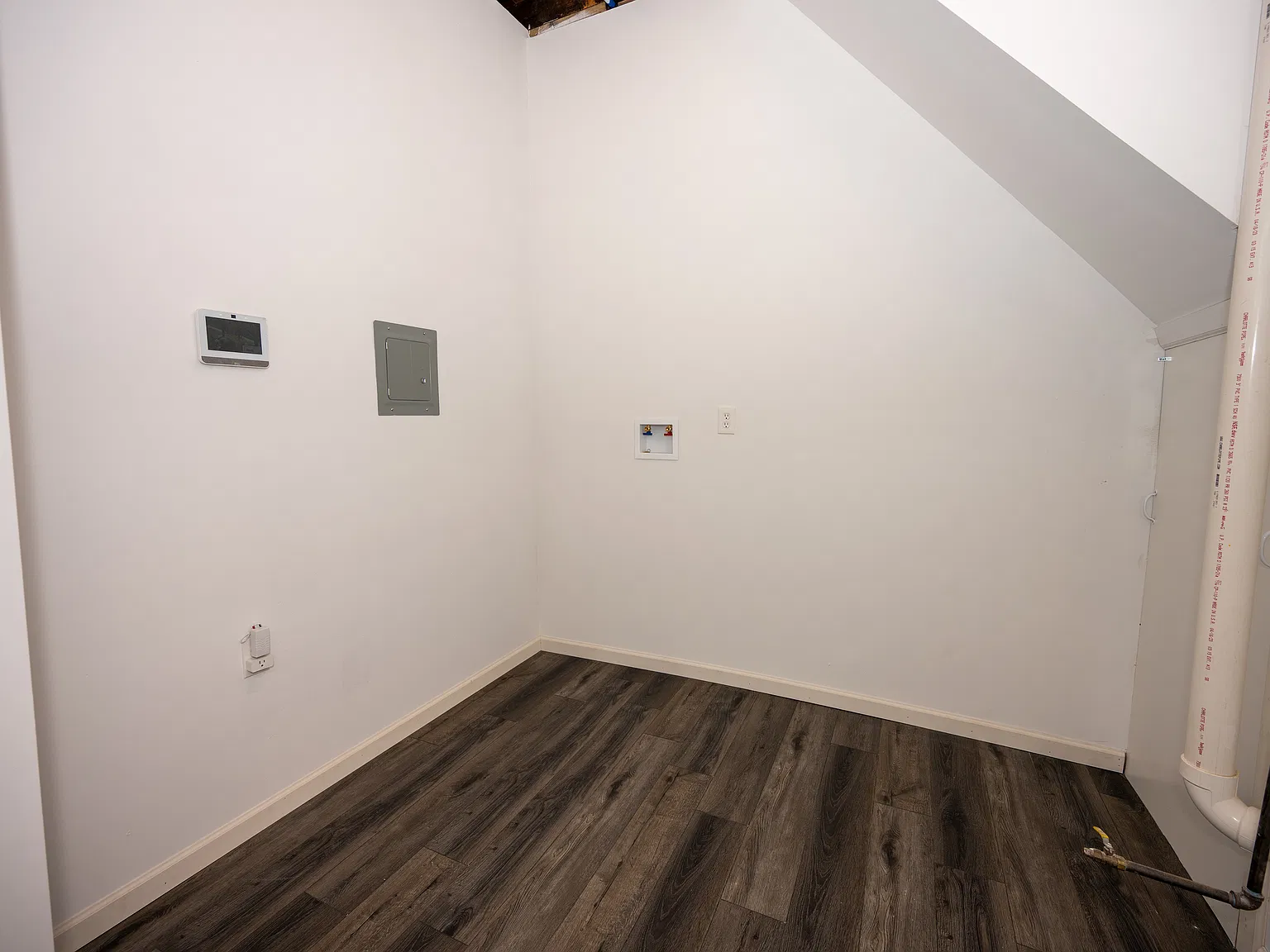 3 bed, 900 sqft, $1,750 — Photo 4