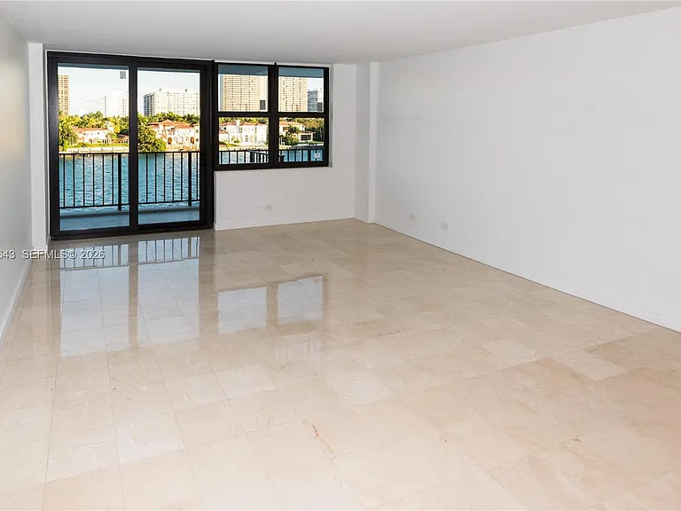 10101 E Bay Harbor Dr #404 — Photo 8