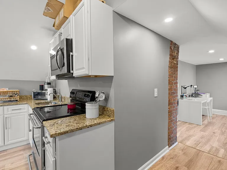 143 Washington Cir #3 — Photo 8