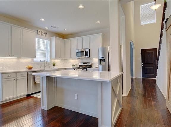 2nd image of 5608 Hampshire Dr