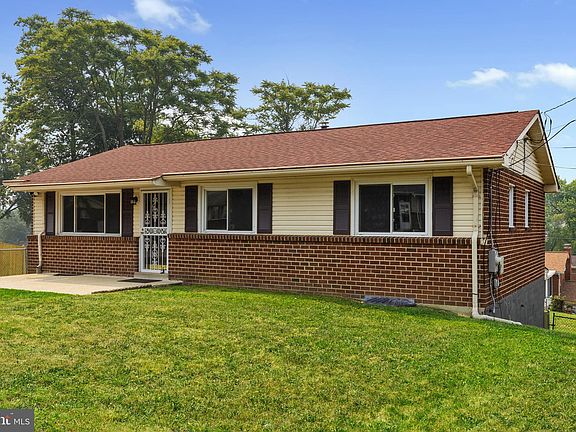 4th image of 8003 Carmel Dr