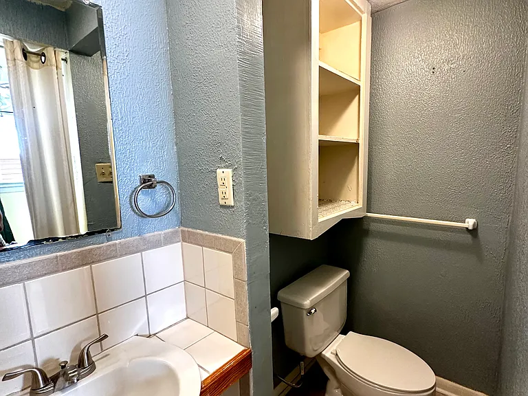 1150 Park Blvd #B — Photo 4
