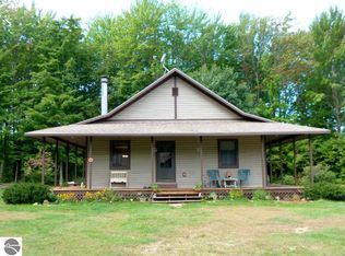 14699 Homestead Rd, Beulah, MI 49617