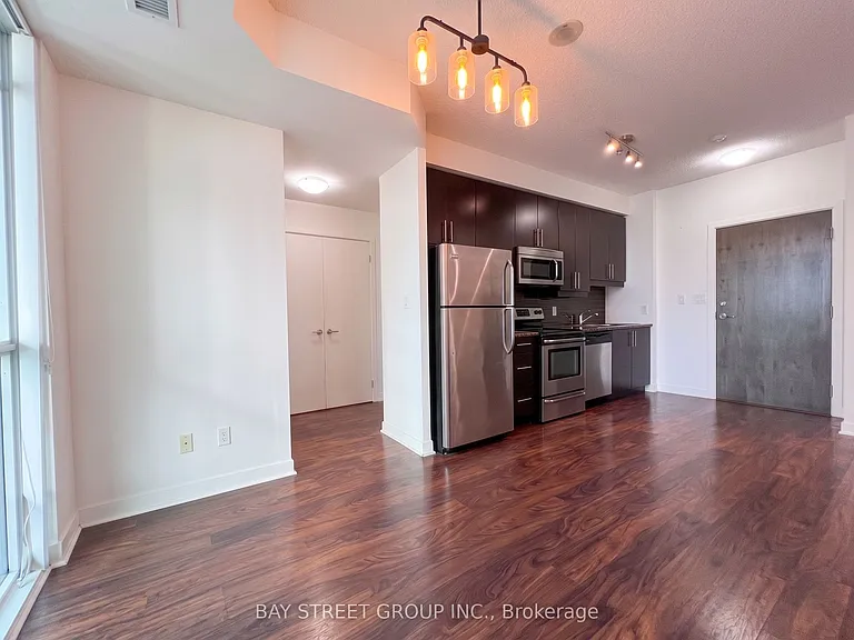 33 Bay St #4205 — Photo 3