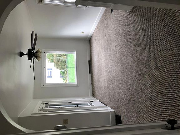 5th image of 422 N 12th Ave #1HALF