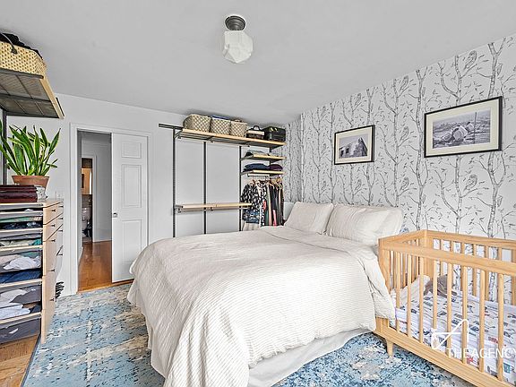 5th image of 305 E 24th St APT 4D