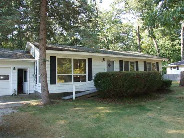 1641 W Lakewood Rd, Whitehall, MI 49461