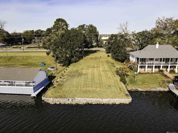 2049 False River Dr, New Roads, LA 70760