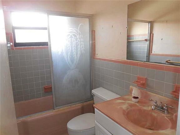 3rd image of 17490 NE 6th Ave