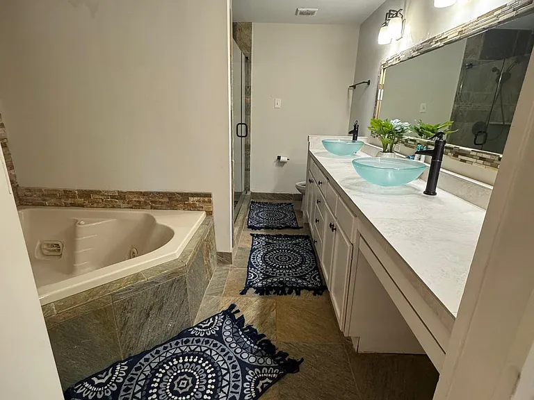 2200 Montego Dr — Photo 29