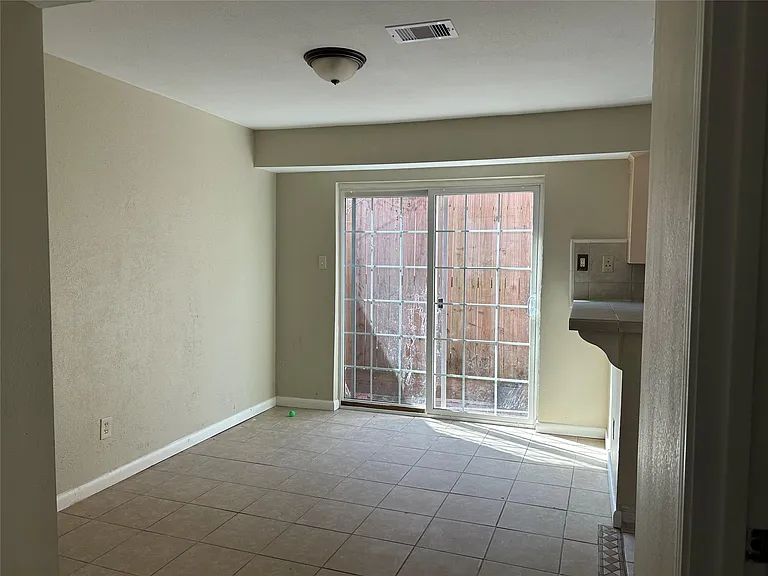 1403 Blalock Rd #16 — Photo 4
