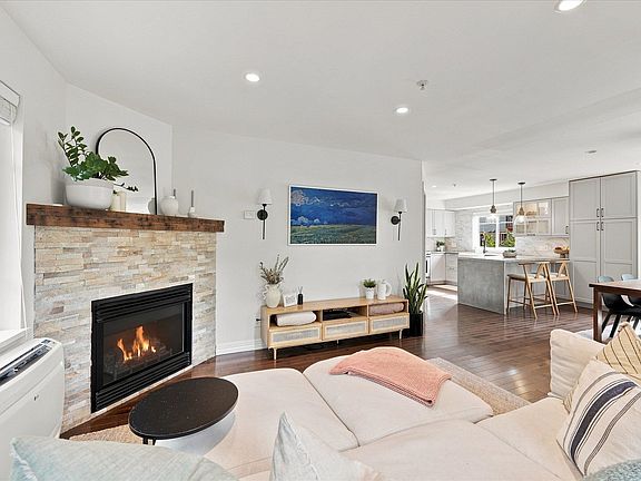 4th image of 1450 Vine Rd #43