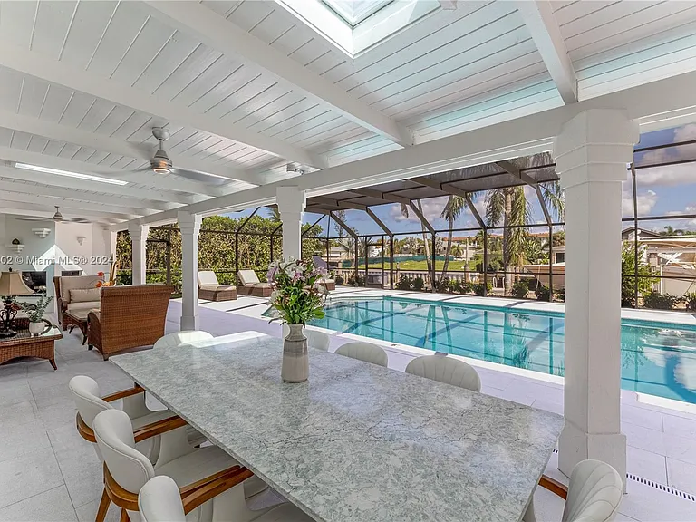 1575 Osprey Ave — Photo 37