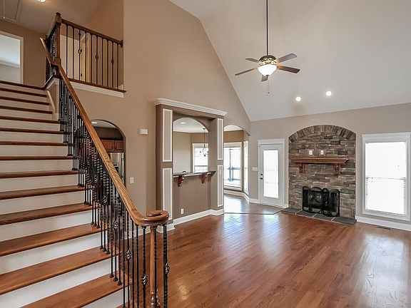 4th image of 113 Bainbridge Dr