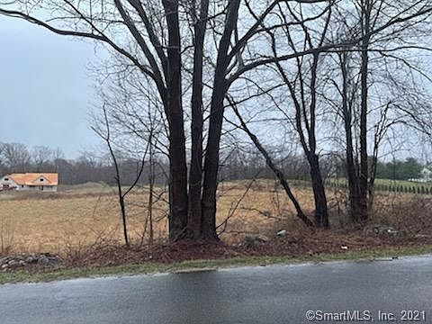 2nd image of 448 Quassapaug Rd