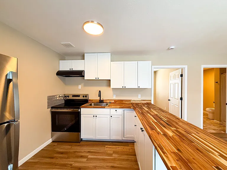501 E 2nd Ave #3 — Photo 6