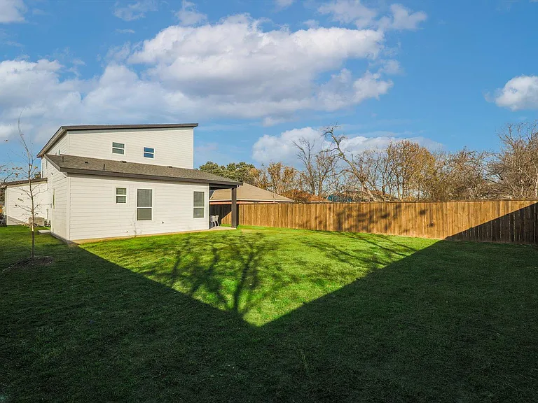 3420 Nomas St — Photo 47