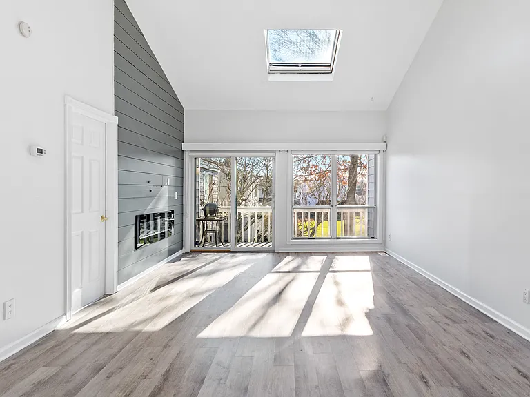 220 Montauk Hwy #22 — Photo 5