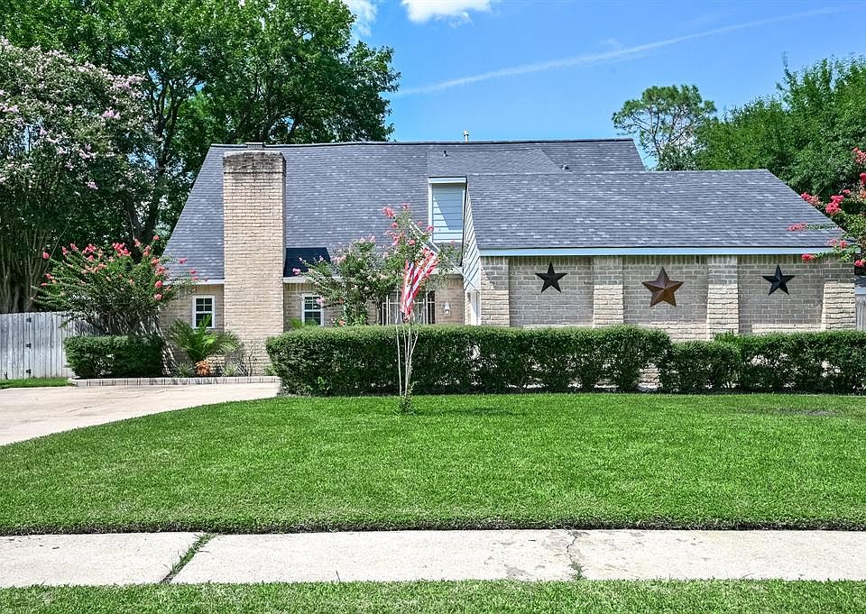 1st image of 15830 Sandy Hill Dr