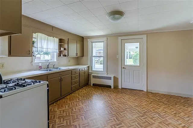 5651 N Walnut St — Photo 6