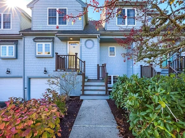 174 Queen St Unit 10E, Falmouth, MA 02540