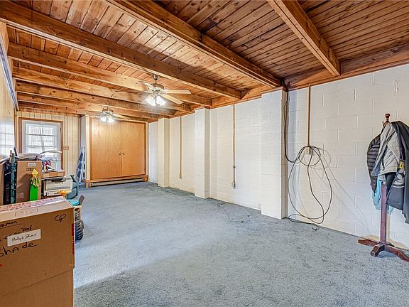 5th image of 805 E Main St