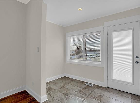 2nd image of 119 Hambro Ave
