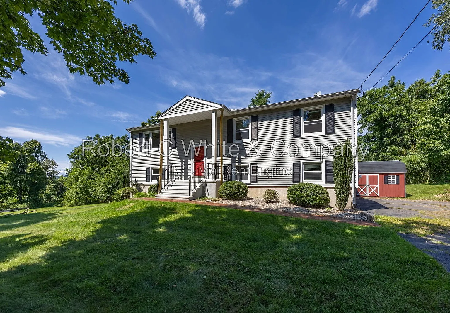 3 bed, 1.0 bath, 1434 sqft, $3,140 — Photo 2